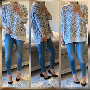 🆕Leopard sweatshirt, NWOT.